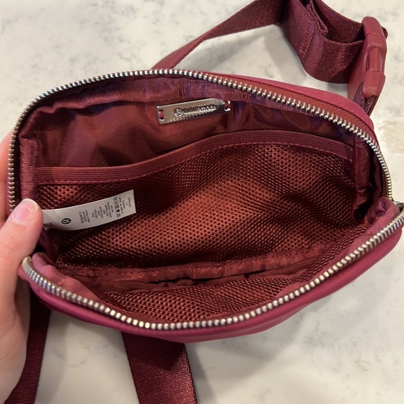 lululemon athletica Bags Nwot Lululemon Everywhere Belt Bag In